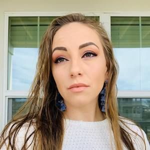 Meet your Posher, Liz